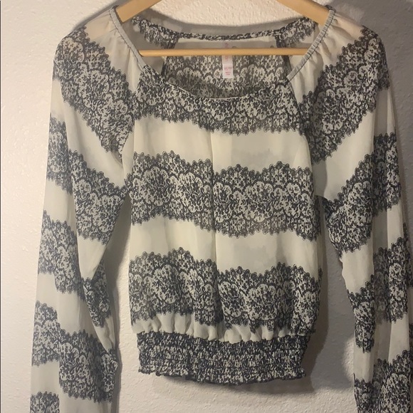 NWT Sheer boho Xhilaration floral crop top blouse - Picture 2 of 7